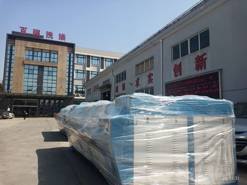 百強洗滌設(shè)備-洗脫機，烘干機，燙平機發(fā)貨四川